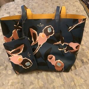Kate Spade Leather Tote Bag with Wallet in Blue with Floral Design, NWOT.